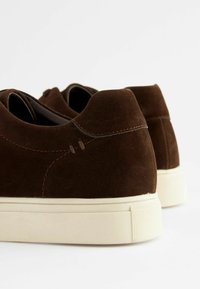 Next MINIMAL - Tenisice - brown