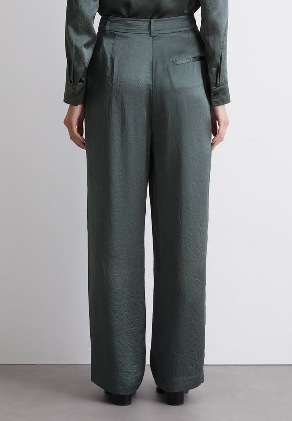 PLEATED STYLE WELT POCKETS - Trousers - deep emerald2