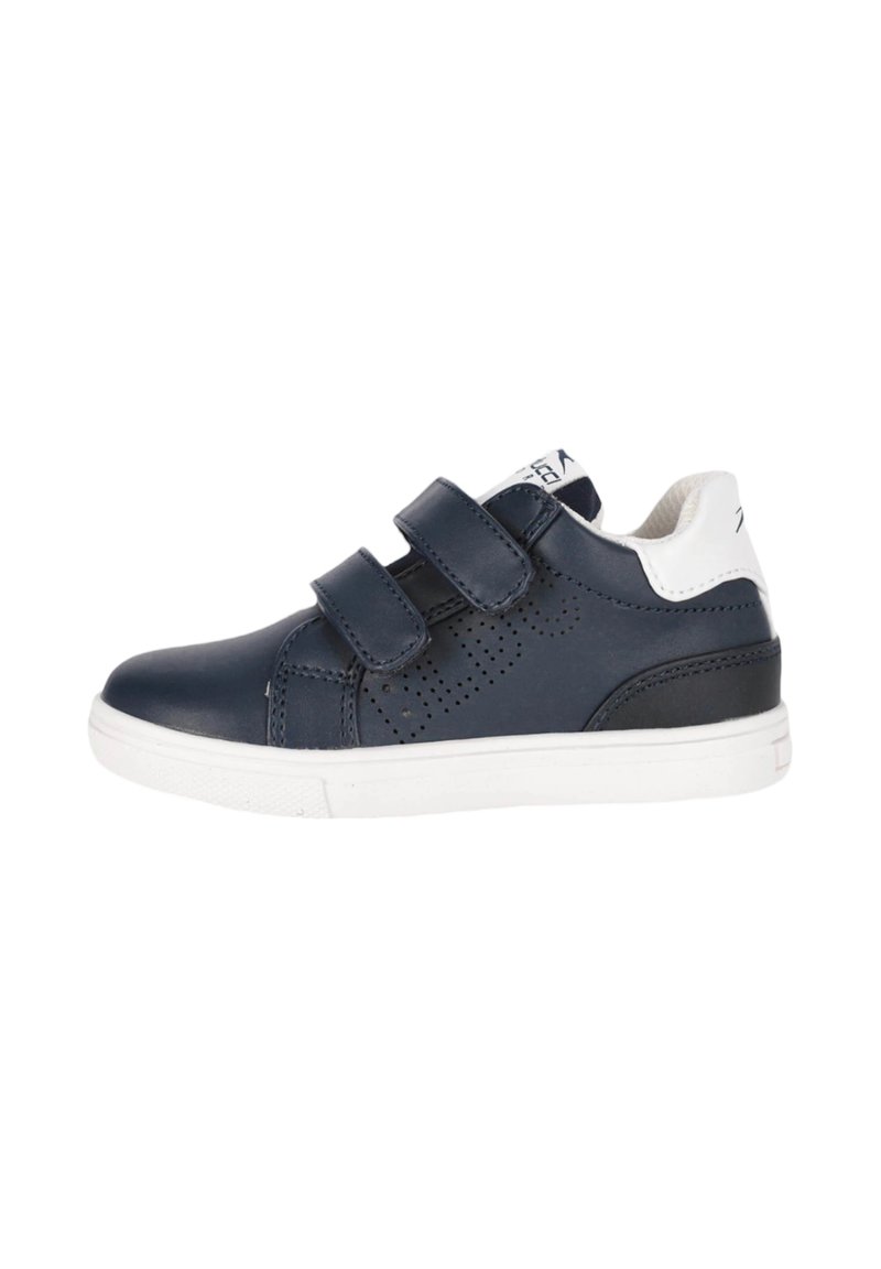 Sneaker in pelle sintetica blu scuro con due cinturini in velcro, dettagli perforati e suola in gomma bianca. Tomaia rinforzata per un maggiore supporto.