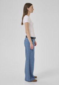 My Essential Wardrobe SOFFI WIDE - Traperice opuštenog kroja - medium blue wash