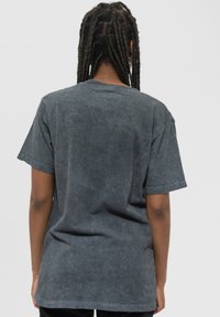 Paradiso Clothing AVENGED SEVENFOLD SEIZE THE DAY DIP DYE - Print T-shirt - black