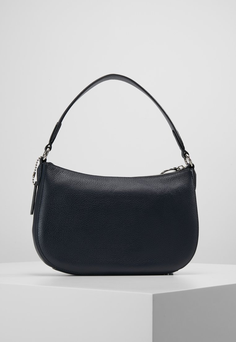 Coach PEBBLE SUTTON CROSSBODY Håndveske midnight navy Coach PEBBLE SUTTON CROSSBODY Håndveske midnight navy