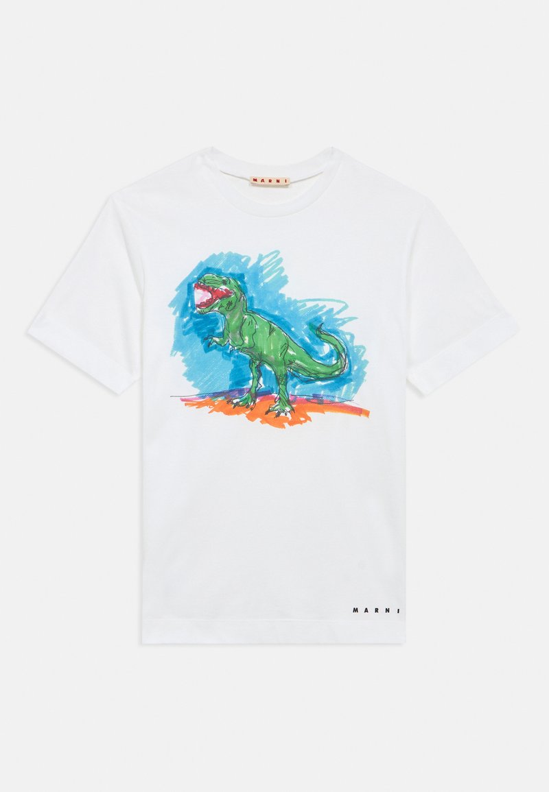 T-shirt branca de algodão com um design colorido de dinossauro verde desenhado à mão, com detalhes azuis e laranja e logótipo da marca preto na bainha.