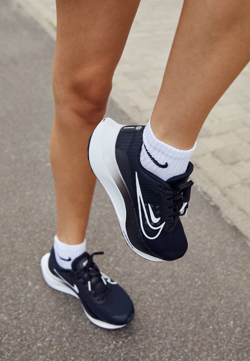 Nike zoom fly running shoes Clearance