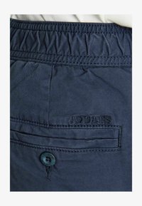 Sélectionné, navy