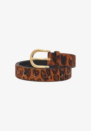 Leopardprint leren riem met een gouden metalen gesp en decoratieve uitsparingen langs de band. Kleurenschema bestaat uit bruin, zwart en goud.