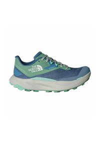 Zapatilla de running para hombre con parte superior de malla azul, acentos verdes y suela texturizada. Presenta una mediasuela acolchada y cordones reflectantes.