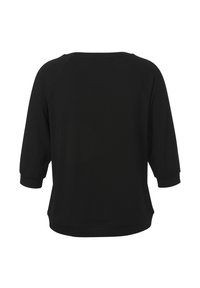 Schwarzer Pullover mit dreiviertel-Raglanärmeln, rundem Ausschnitt und lockerer Passform. Glattes Material ohne sichtbare Muster oder Verzierungen.