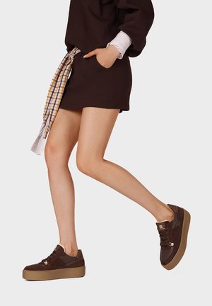 Queen Helena, X35-22 - Zapatillas - marrone