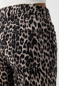 ONLY Petite ONLJUICY ANLIE WIDE - Traperice opuštenog kroja - black