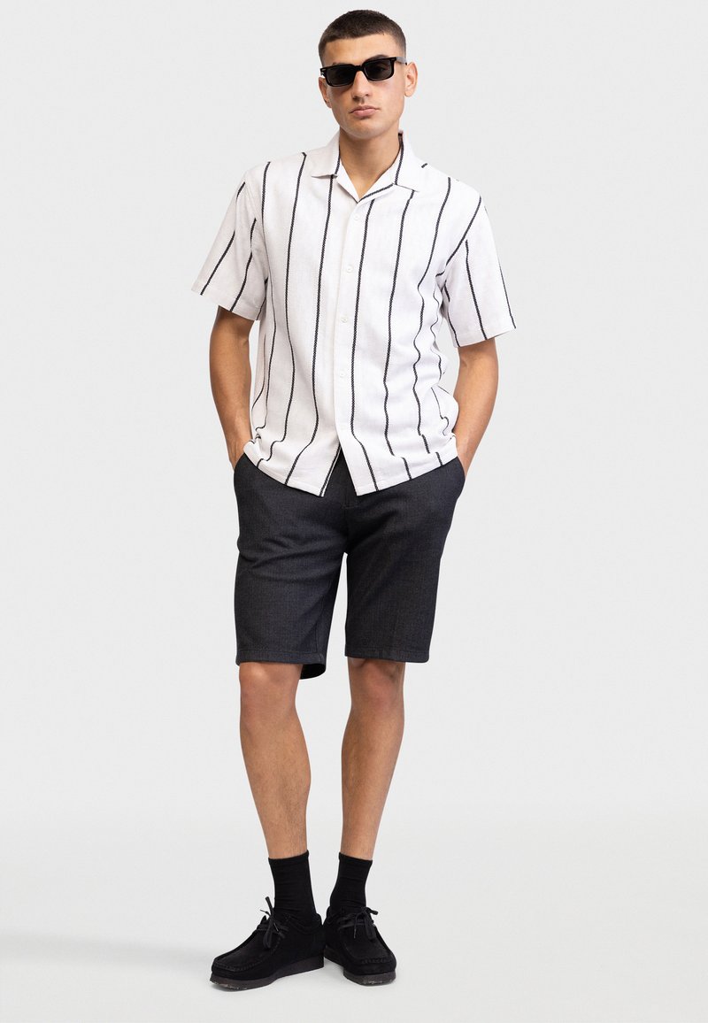 Redefined Rebel Shorts zwart