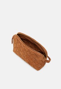 Zign LEATHER - Cross body bag - cognac
