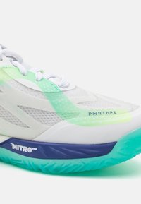 Puma ACCELERATE NITRO SQD W+ - Handbalschoenen - white/electric peppermint/fizzy apple