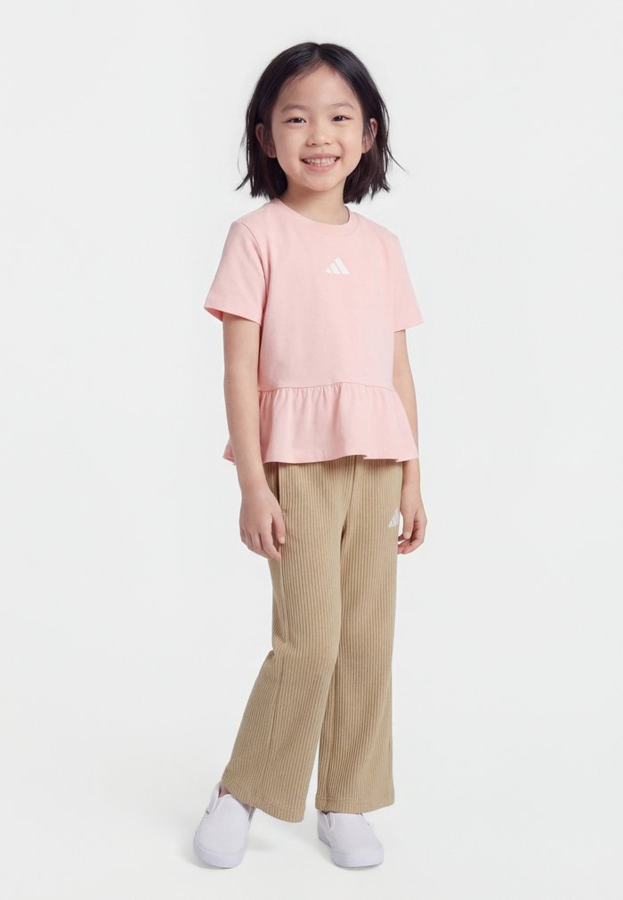 adidas SEASONALS RUFFLES LITTLE GIRLS KIDS SET - Trousers - blush pink/white