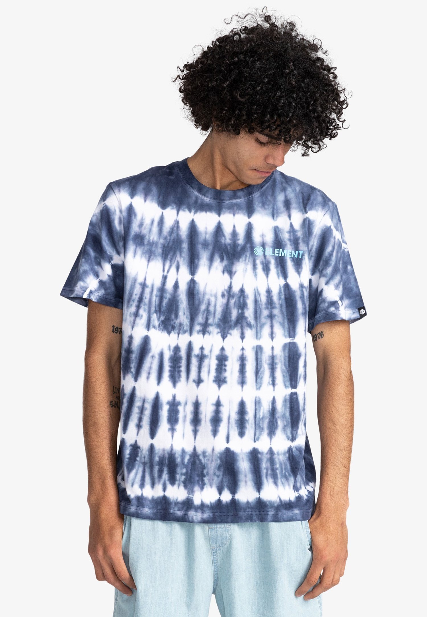 Element MANCHES COURTES - Camiseta estampada - tie dye stripe/azul marino -  Zalando.es