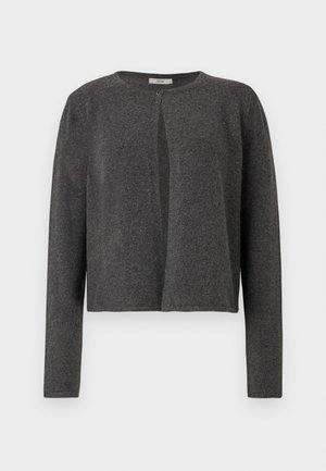 Mørk grå langermet cardigan med rund hals og en enkel knapp på forsiden, laget av myk strikket stoff.