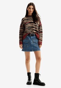 Desigual ZEBRA - Stickad tröja - brown