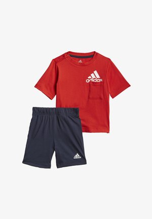 Tracksuit - red