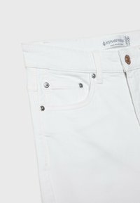 Stradivarius REGULAR WAIST - Uske traperice - white