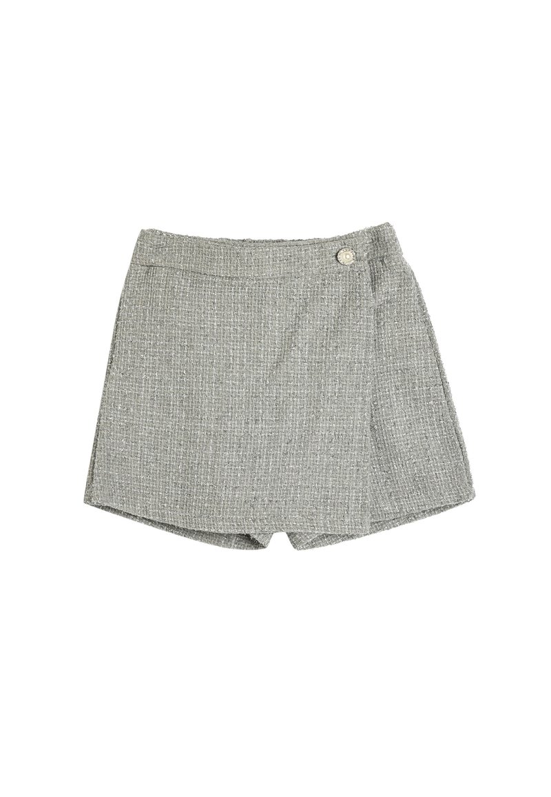 Pantaloni corti grigi a trama tessuta, con chiusura laterale a bottone, vita liscia e vestibilità comoda.