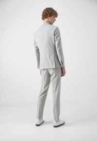 Selected Homme SLHSLIM CEDRIC STRUCTURE SUIT - Odijelo - light green melange