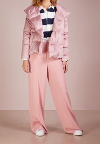 WEEKEND MaxMara Kurtka puchowa