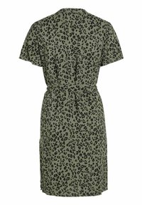 Robe longueur genou vert olive avec des taches léopard noires, manches courtes et ceinture assortie à la taille, vue de dos.
