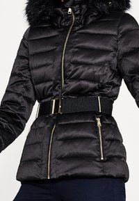 Esprit Collection Chaqueta de plumas - black