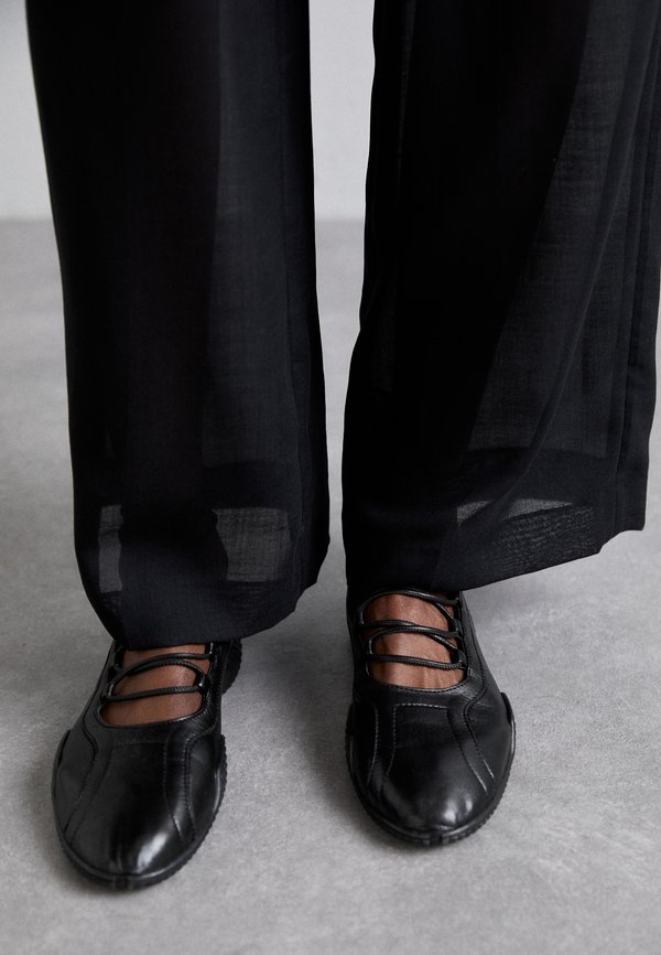 AVERIE - Ankle strap ballet pumps