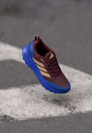 RUNFALCON 5 - Sapatilhas de trail running - maroon/warm sandstone/core black
