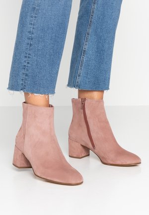 Högl, Bottines - light pink