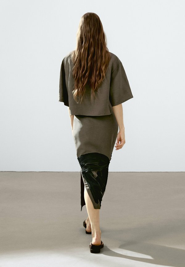 Pencil skirt - khaki3