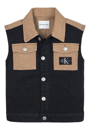 Ärmellose schwarze und beige Jeansweste mit Knopfverschluss, zwei beigen Brusttaschen und Calvin Klein Jeans-Logoaufnäher auf der rechten Tasche.