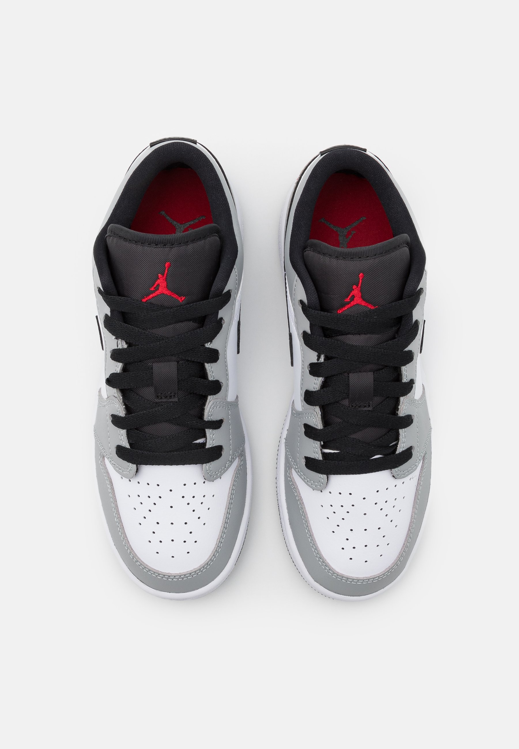 AIR 1 LOW UNISEX - Basketball shoes - light smoke grey/gym red/white/black AIR 1 LOW UNISEX - Basketball shoes - light smoke grey/gym red/white/black
