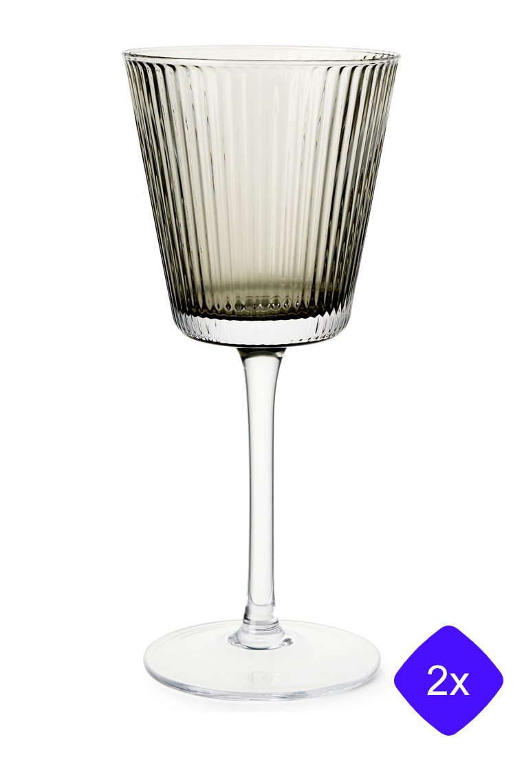 Transparenter Glaskelch mit gerippter Textur, grauem Farbton und schlankem Stiel. Glatter Fuß mit klarem, rundem Fuß. Erhältlich im Paar.