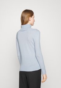 pure cashmere TURTLENECK - Camisola - baby blue
