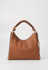Braune Ledertasche mit geflochtenem Griff, goldenen Beschlägen, weicher Textur und einem Reißverschluss. Auf der Vorderseite befindet sich ein dezentes Logo.