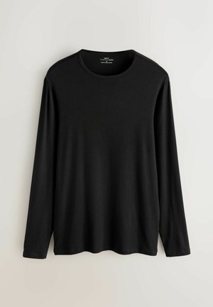 Cămașă neagră cu mânecă lungă, realizată dintr-un material neted, cu un guler rotund simplu și croială lejeră, fără modele sau accente vizibile.