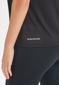 Endurance Tekninen t-paita -  black