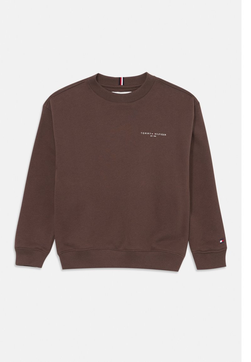 Brun bomulds sweatshirt med rund hals, ribbede manchetter og søm, med et lille hvidt logo på brystet og en trikolore accent ved kraven.