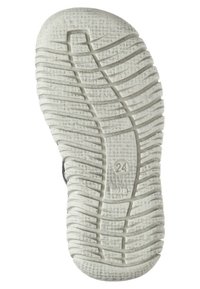 Kumipohjainen kengänpohja, jossa on kuvioidut valkoiset pitoalueet; koko '24' kohokuvioitu. Valmistettu kestävästä materiaalista, joka tarjoaa hyvän pidon.