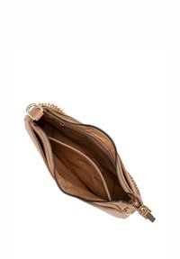 Handtasche aus hellbraunem Leder mit goldfarbenen Beschlägen, ausgestattet mit einem Reißverschluss und mehreren Fächern, die mit markeneigenem Stoff ausgekleidet sind.