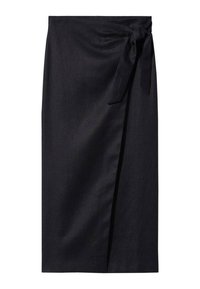 Jupe midi noire portefeuille avec fermeture à nouer sur le côté et silhouette droite.