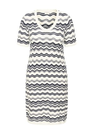 Robe en maille mi-longue à manches courtes avec des rayures ondulées horizontales alternées en noir et blanc et un col arrondi.