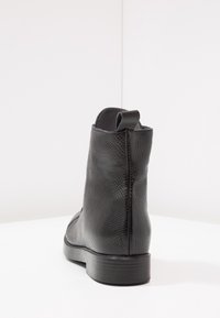 lilimill Bottines à lacets - black