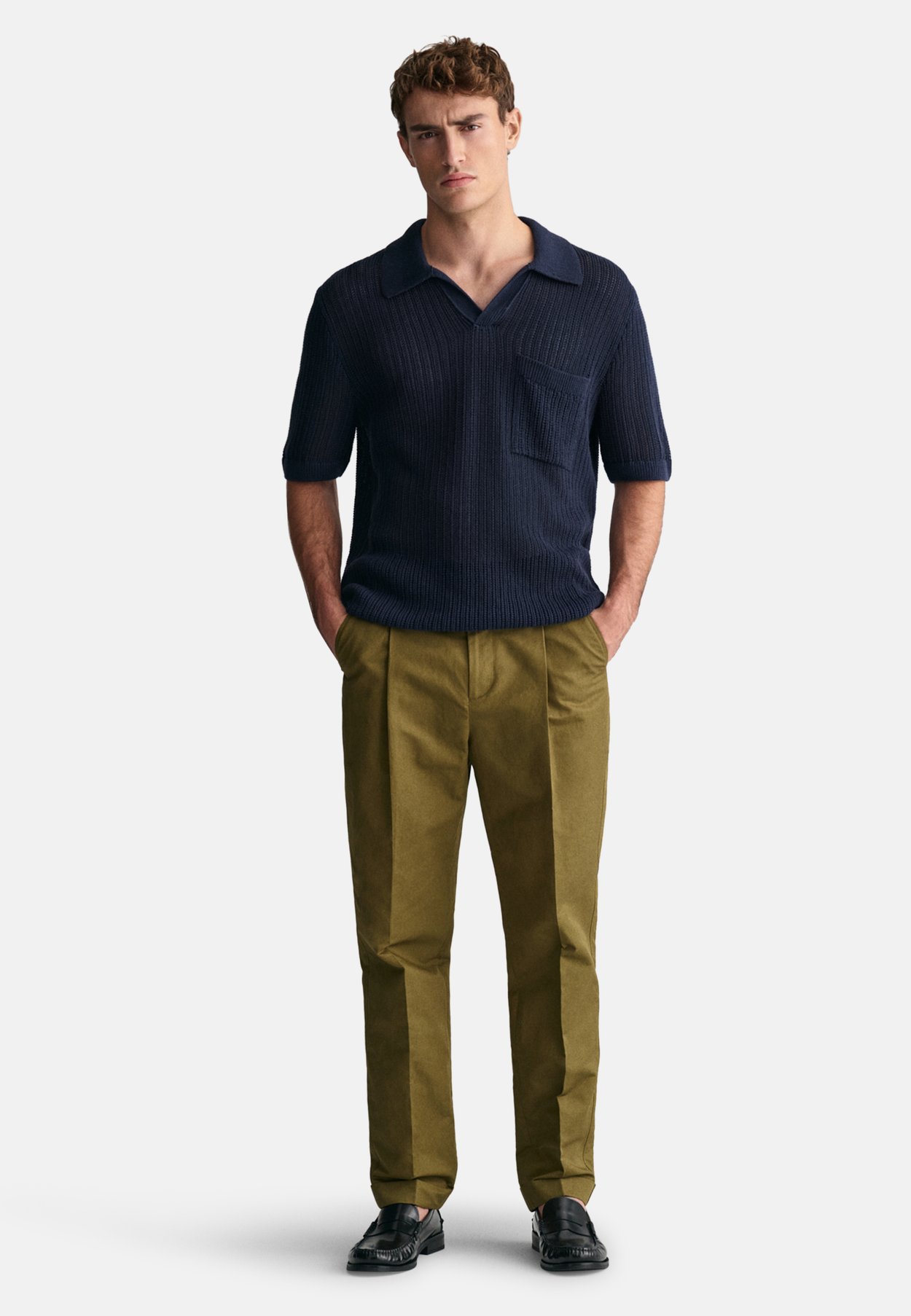 REGULAR FIT