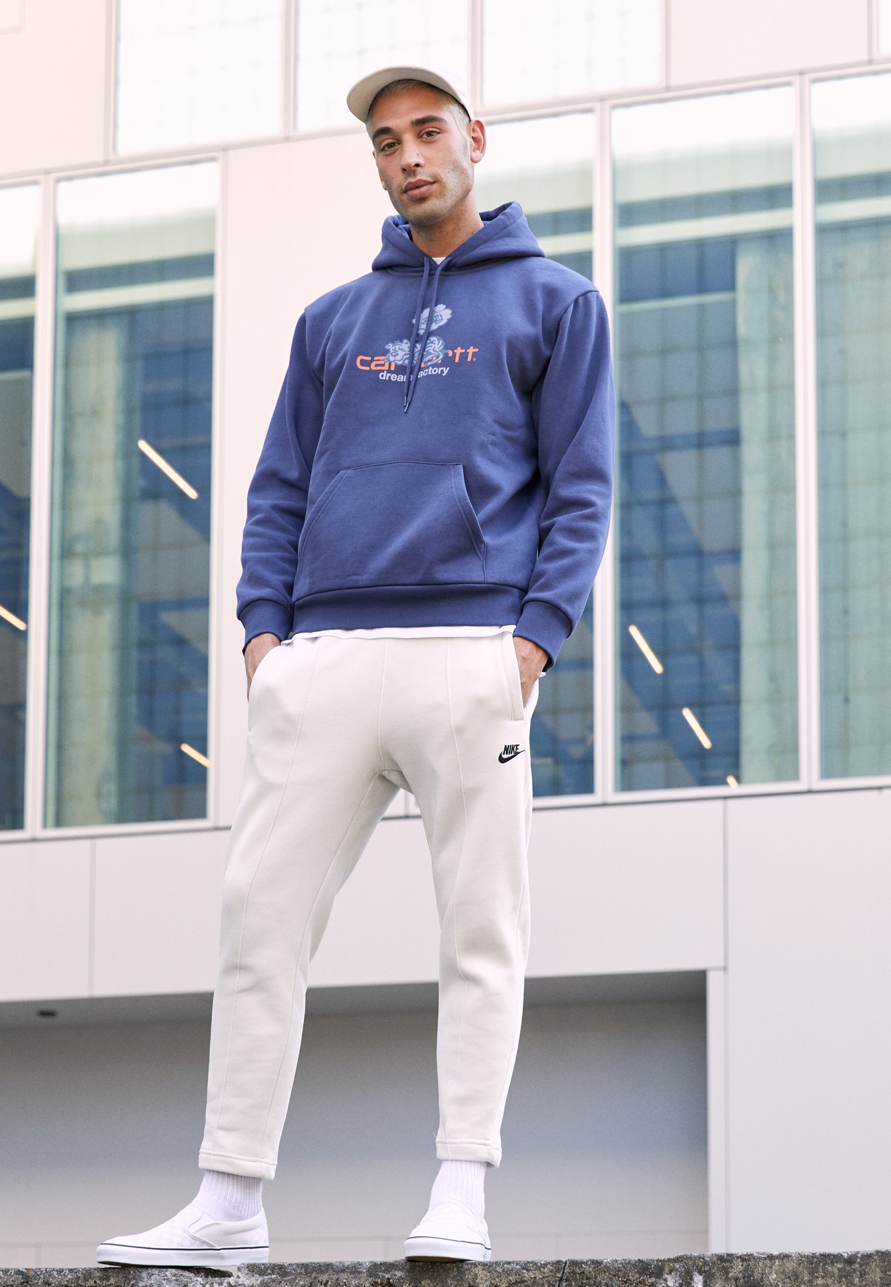 carhartt hoodie dam