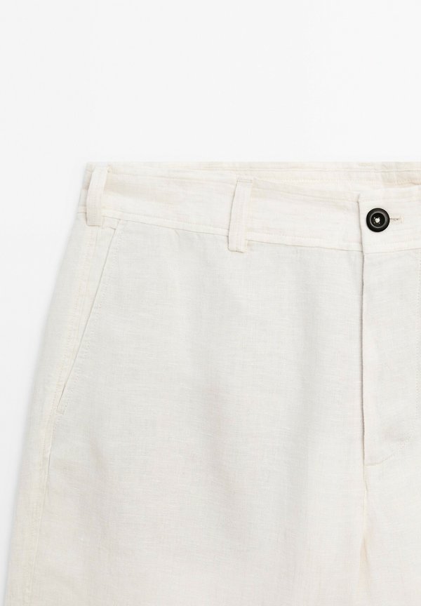 BERMUDA - Shorts - beige2