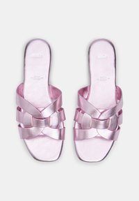 Bata Natikači - rosa