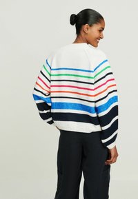 Next STRIPE THROUGH REGULAR FIT - Adīta jaka - white rainbow
